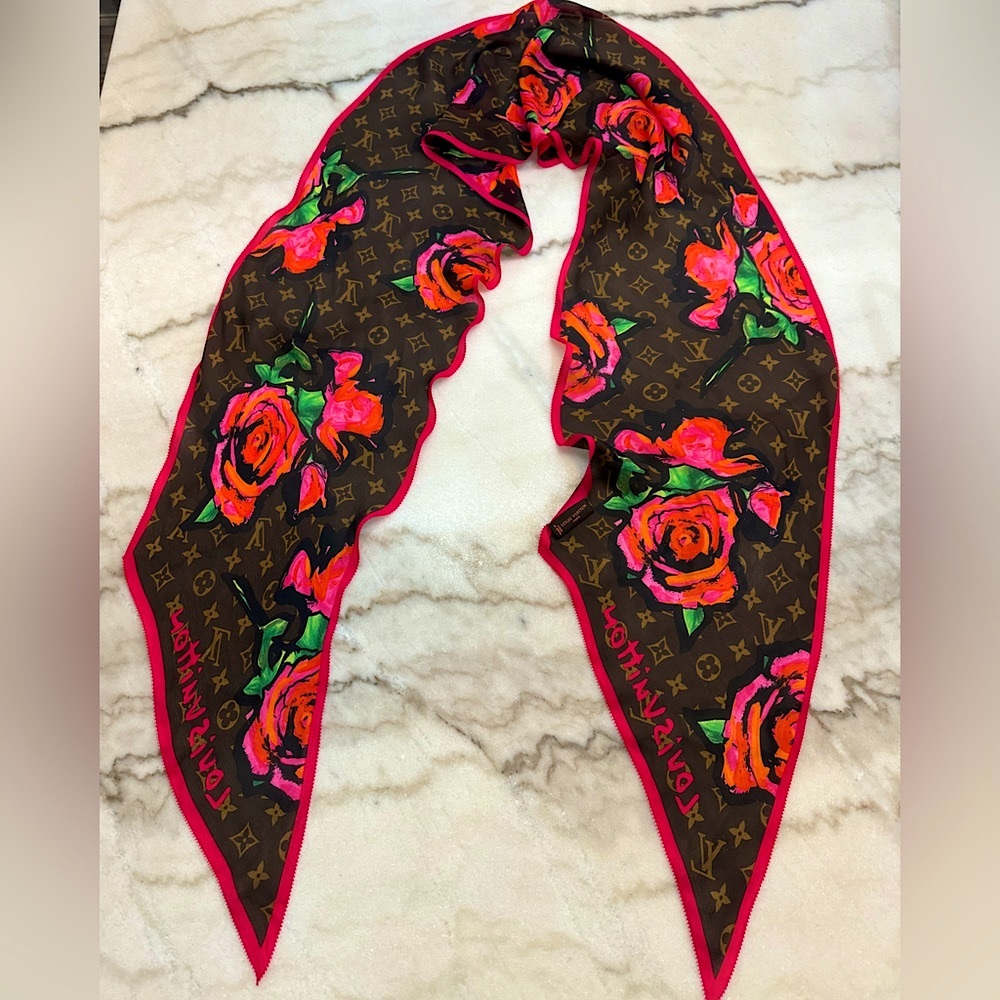 🌹💚 LV x Stephen Sprouse Monogram Roses Silk Scarf. S/S 2009 🌺 🟢